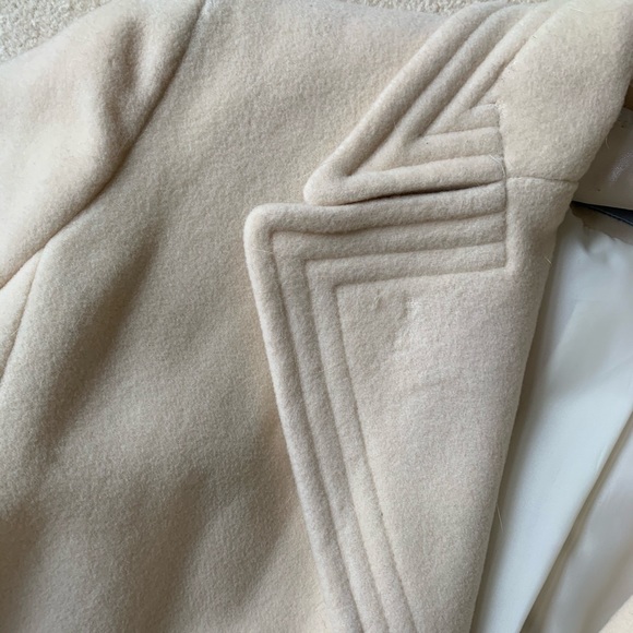 Formal cream colored jacket - Picture 5 of 8